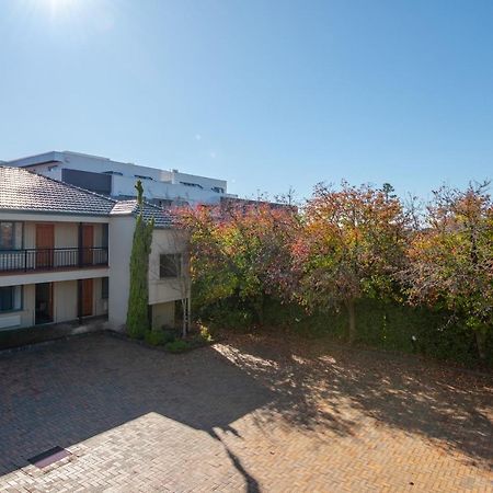 Gateway On Monash Hotel Notting Hill Bagian luar foto