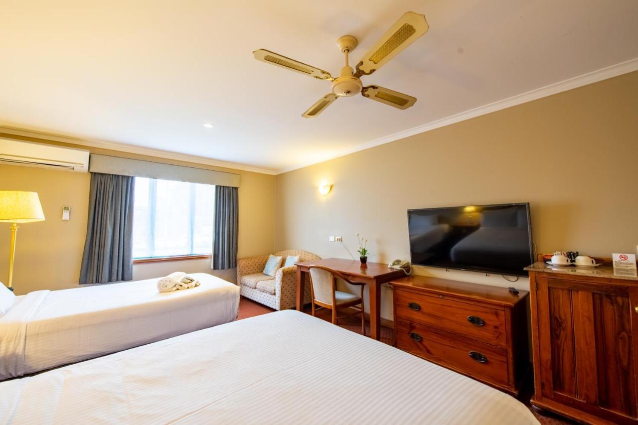 Gateway On Monash Hotel Notting Hill Bagian luar foto