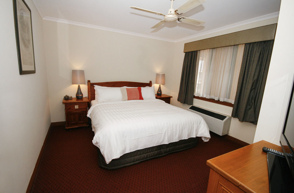 Gateway On Monash Hotel Notting Hill Bagian luar foto