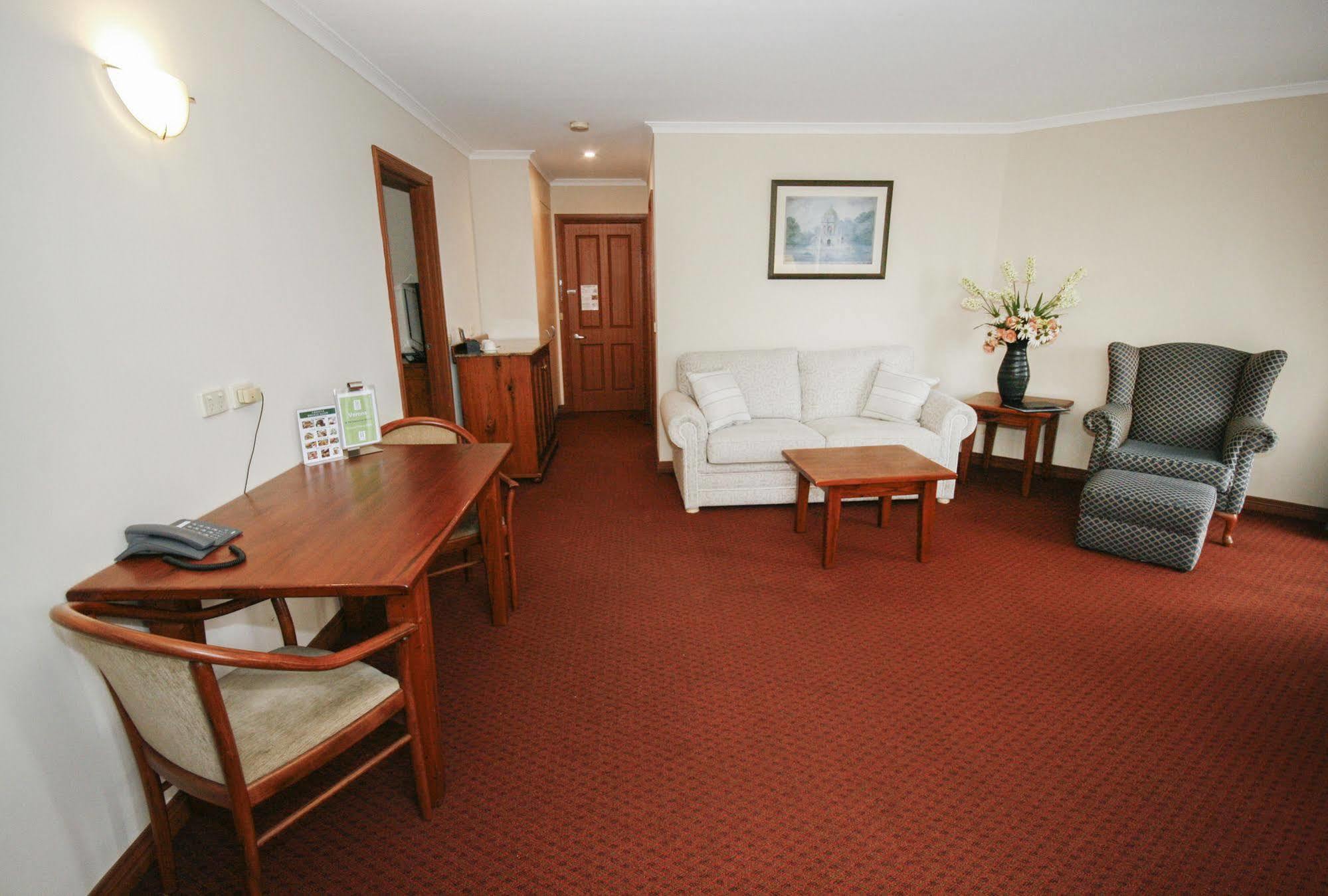 Gateway On Monash Hotel Notting Hill Bagian luar foto