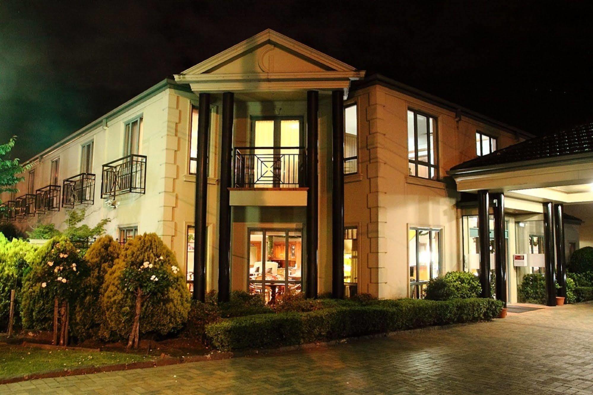 Gateway On Monash Hotel Notting Hill Bagian luar foto